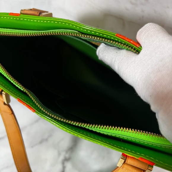 GUC Louis Vuitton X Robert Wilson Green Vernis Houston Tote - Picture 7 of 11